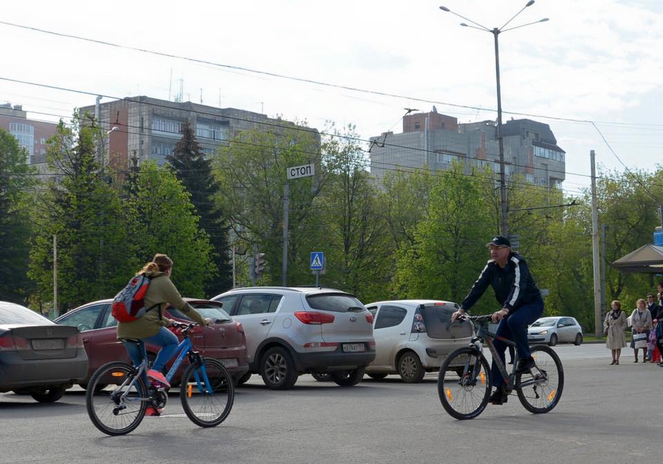 Глава Перми Игорь Сапко приехал на работу на велосипеде