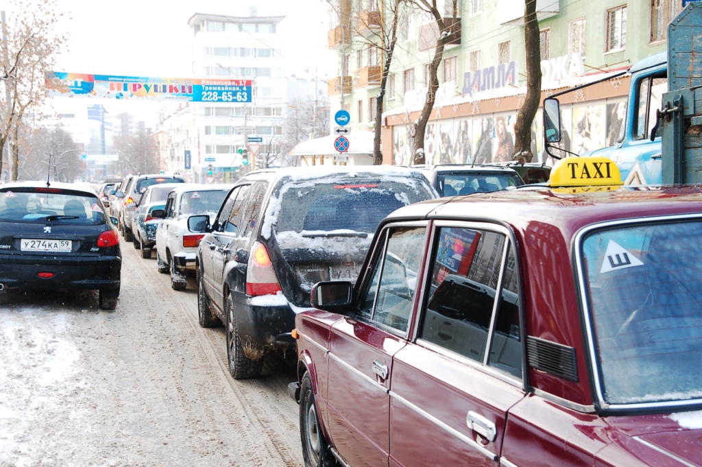 Пермские депутаты с иронией отнеслись к предложению отменить требования к цвету такси