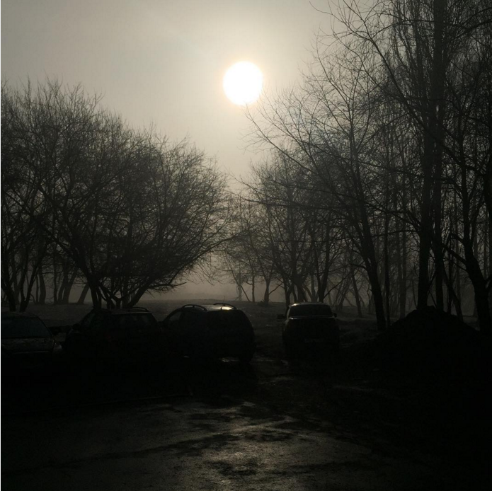​Город в тумане. Пермяки второе утро делятся фотографиями природного явления