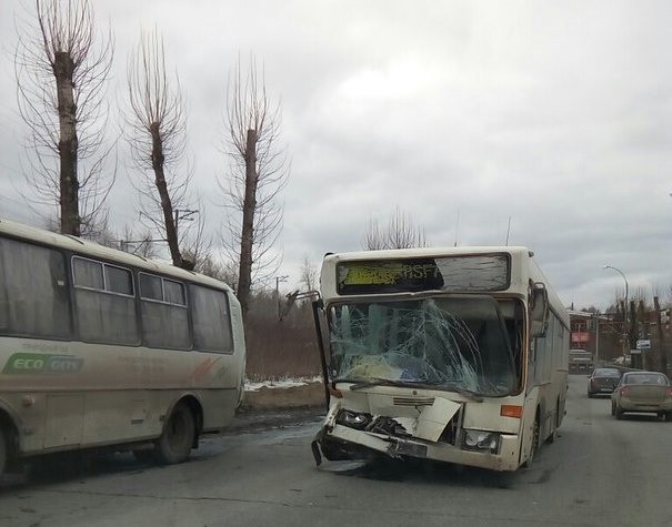 В Перми в ДТП с автобусами пострадали 7 пассажиров