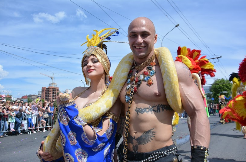 Пермь – родина единорогов. Карнавальное шествие в честь Дня города собрало реальных и мифических персонажей