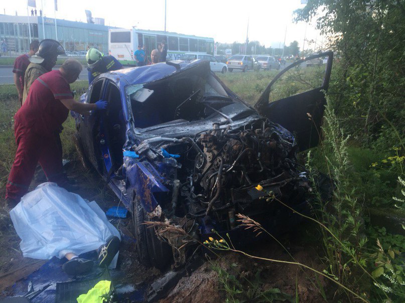 В Перми на трассе из аэропорта в ДТП погибли два человека