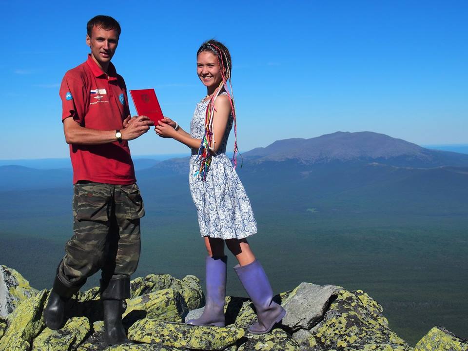 В сапогах и платьях: лучшие студенты-географы ПГНИУ провели выпускной в экспедиции