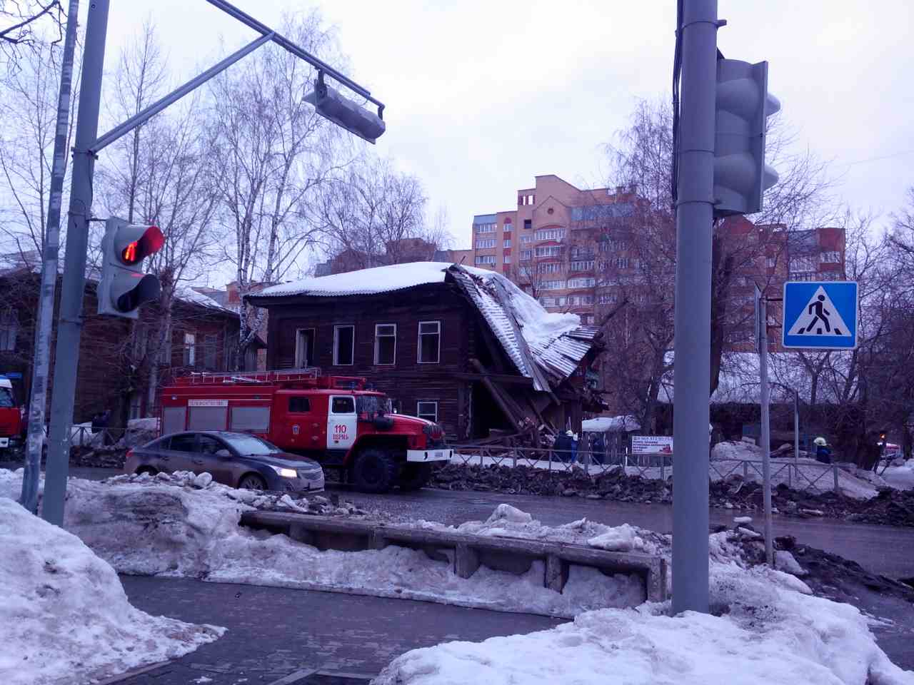 В центре Перми обрушилась крыша двухэтажного дома