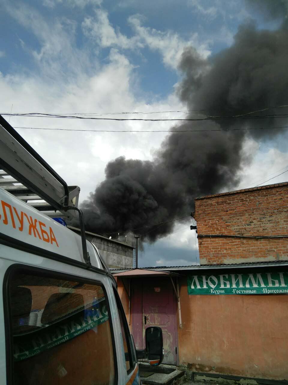 В промышленной зоне Перми произошел крупный пожар‍