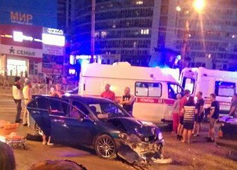 В Индустриальном районе Перми столкнулись ВАЗ и «​Хонда»: есть пострадавшие