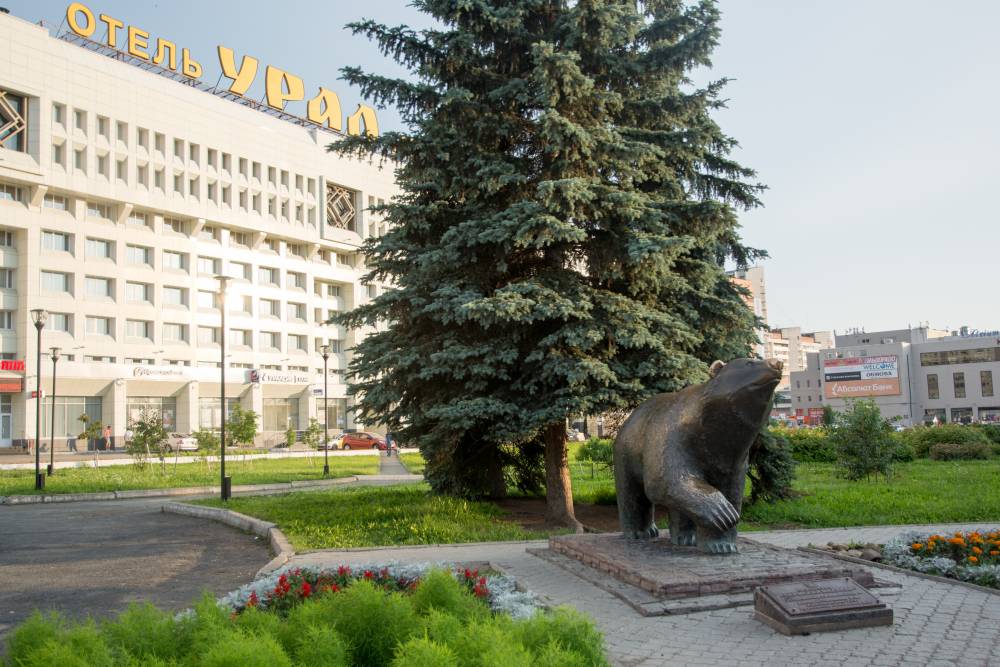 ​Скульптура «Пермский медведь» вернется на привычное место возле гостиницы «Урал»