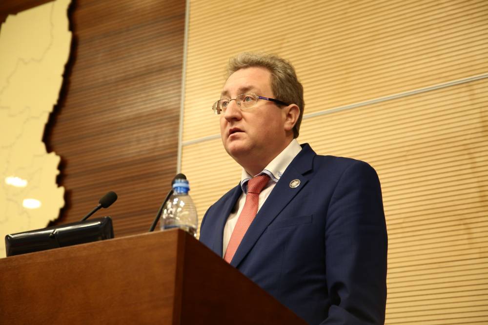 ​Омбудсмен прокомментировал законопроект о запрете продажи снюсов несовершеннолетним 