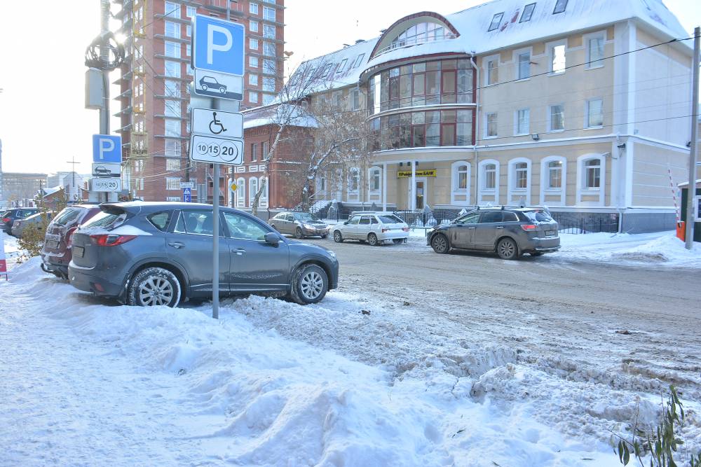 ​Завтра в Перми запретят парковку на нескольких центральных улицах