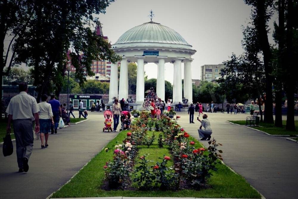 Бульвар, «Марсельеза», ротонда и Чехов. Парку имени Горького исполнилось 215 лет