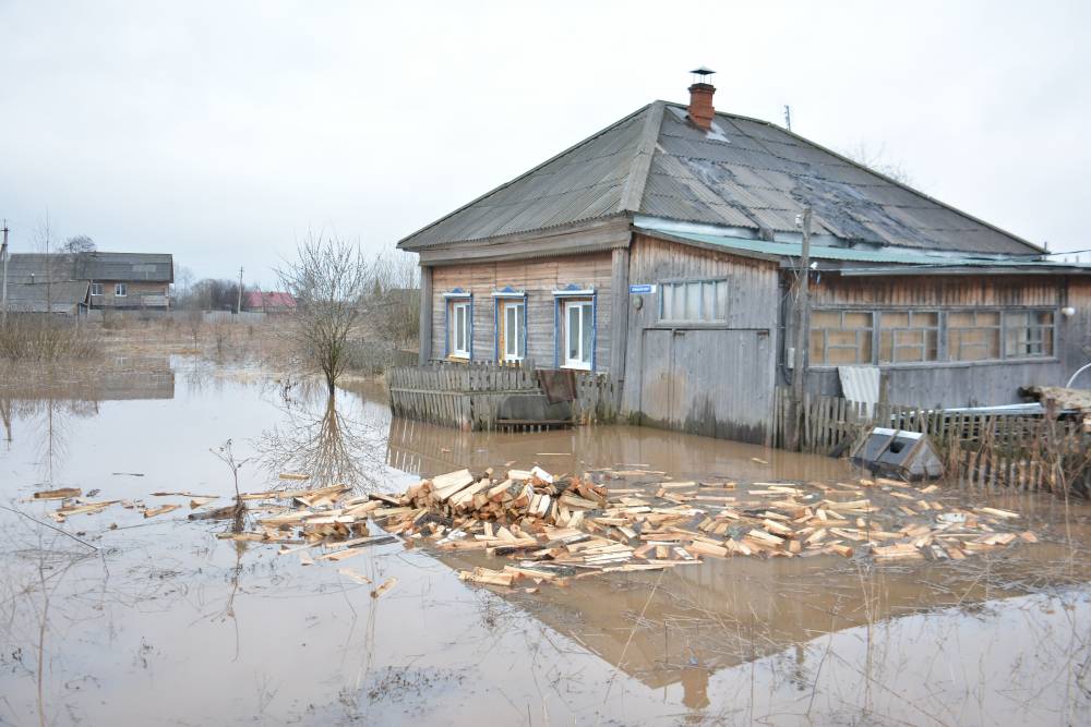 Один из микрорайонов Кудымкара оказался подтоплен из-за паводка