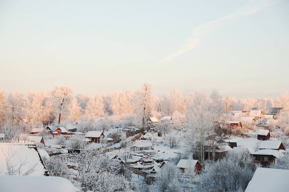 ​Жители Пермского края в выходные наблюдали атмосферное явление — световые столбы