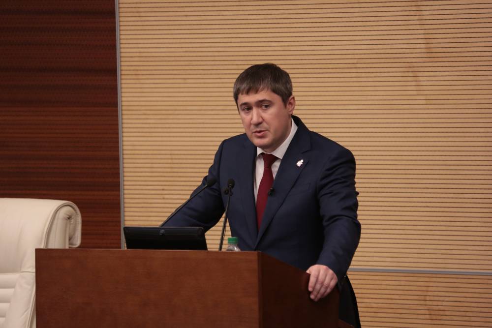 Дмитрий Махонин сделал замечание главе Кизела за допущенный транспортный коллапс