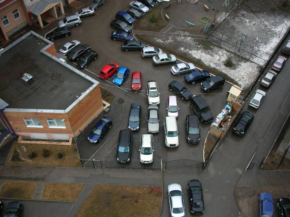 ​Власти демонтировали незаконную парковку в Мотовилихинском районе Перми