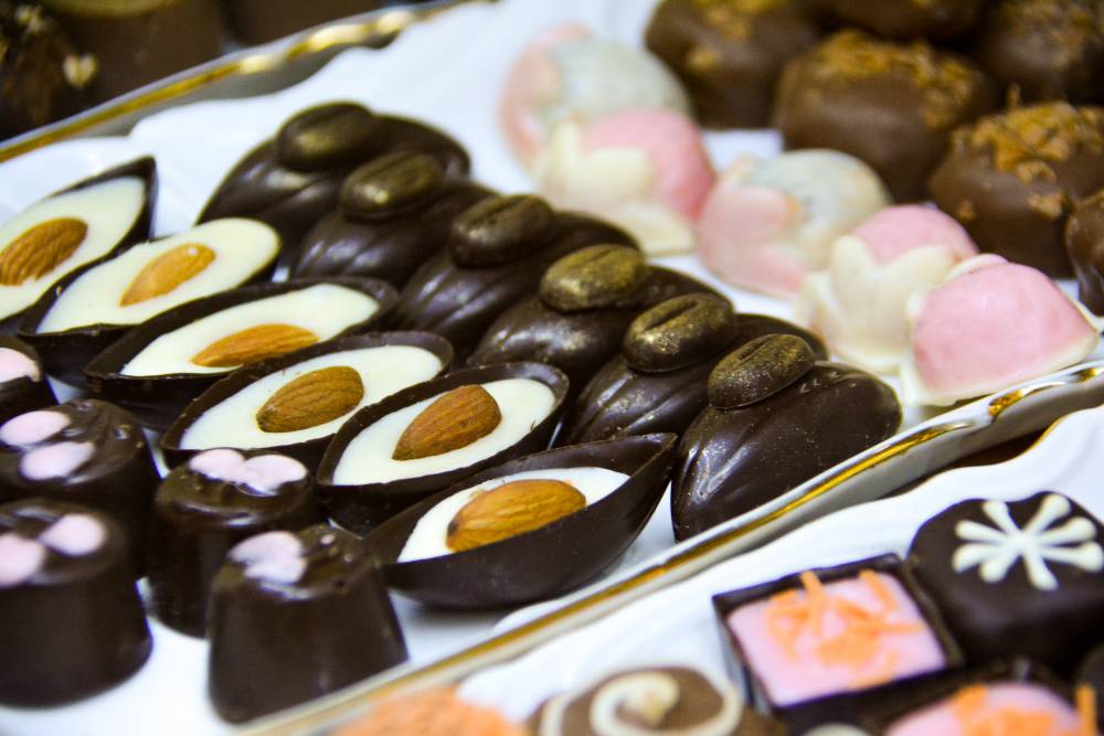 Краевые власти выделили почти 500 тыс. рублей на покупку конфет