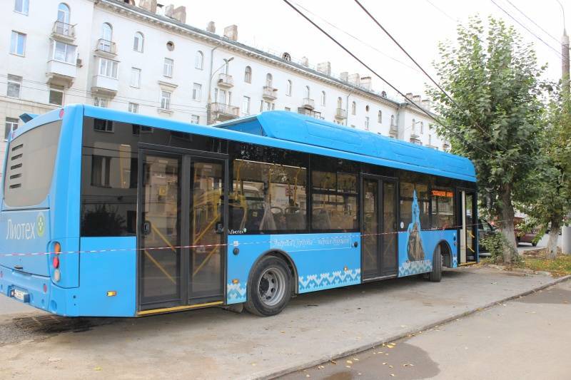 В Перми на линию вышел электробус в голубой ливрее