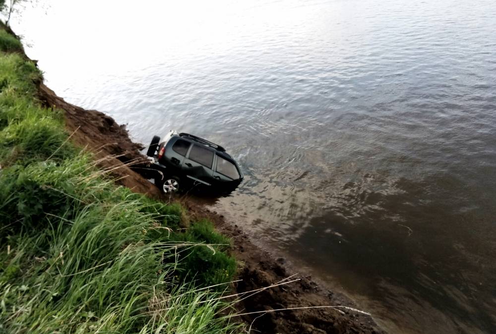 ​В Пермском крае три человека погибли в затонувшем автомобиле