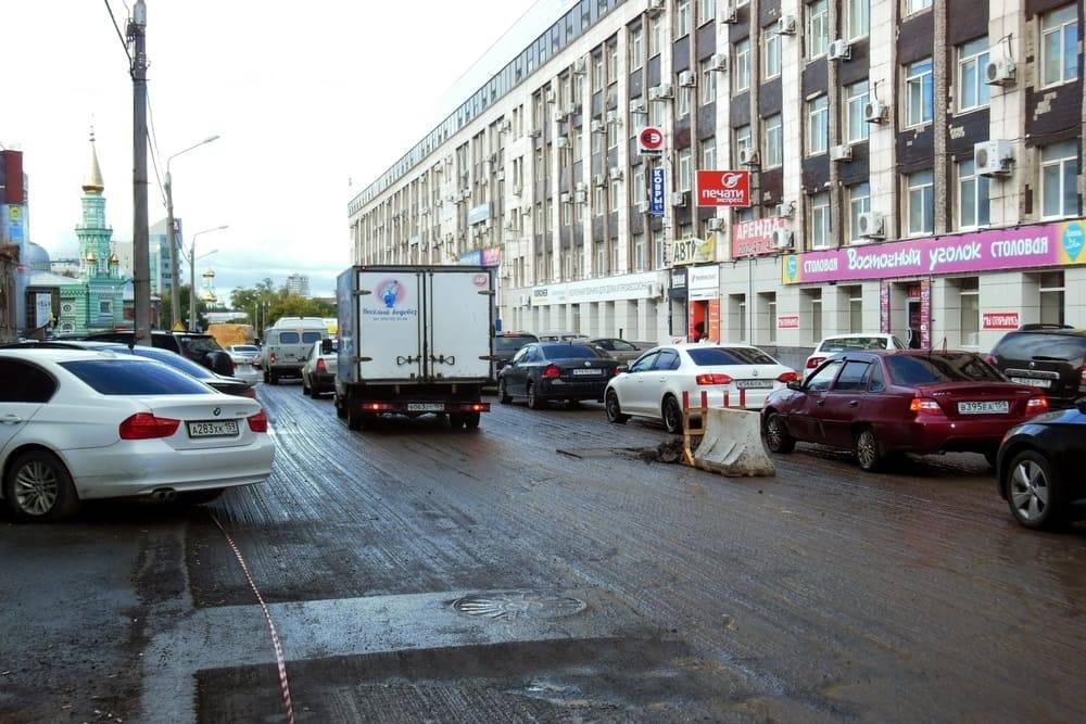 ​В Перми автомобилисты встали в восьмибалльных пробках