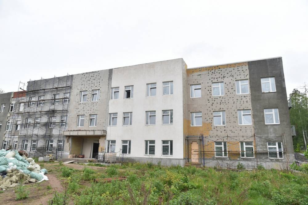 В Кировском районе Перми новый подрядчик приступил к достройке детской поликлиники