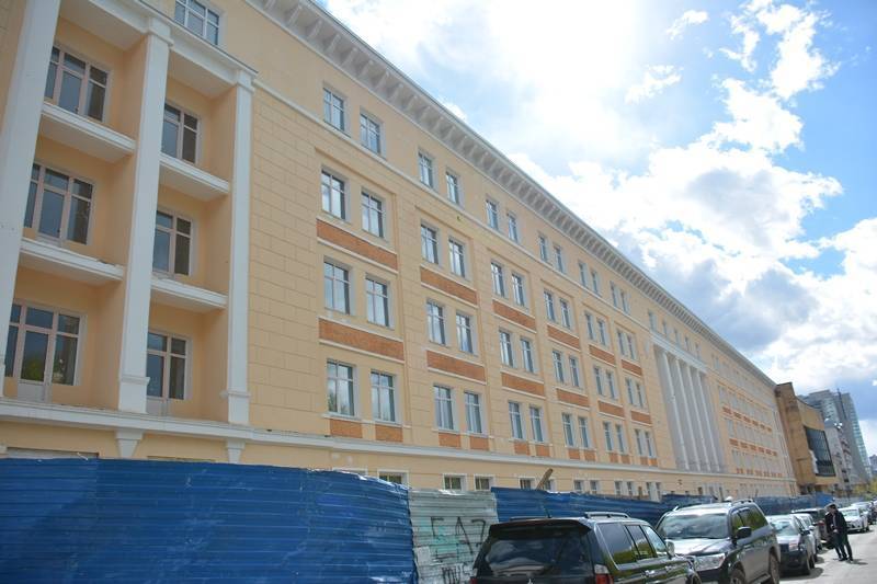 Новой гостиничной сетью Перми в здании ВКИУ будет управлять Azimut Hotels