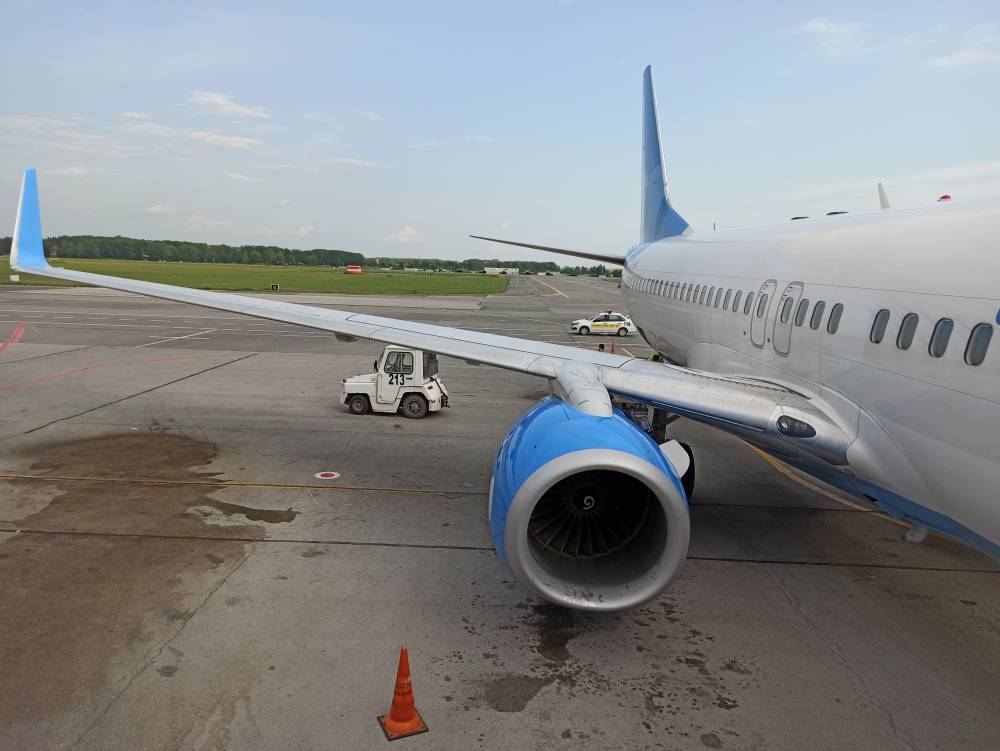 ​Из-за проблем с шасси в пермском аэропорту совершил аварийную посадку самолет