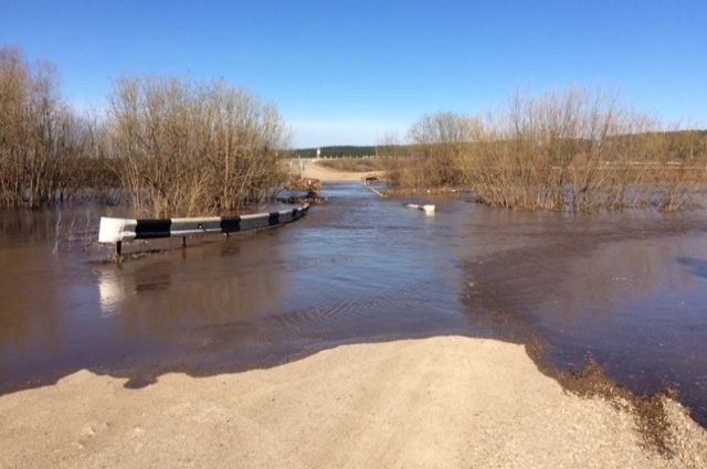В Кунгурском районе из-за паводка затопило два моста