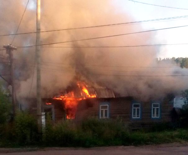 В Прикамье во время пожара погибли женщина и трехлетний ребенок