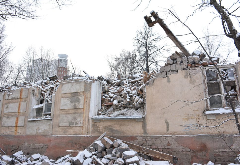 Аварийный дом на Карпинского, 14 снесут до конца недели