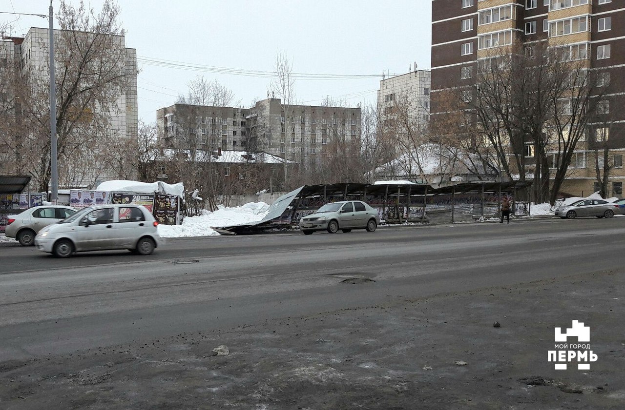 В Мотовилихинском районе Перми обрушился пешеходный проход