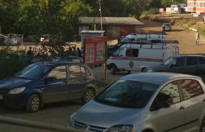 В Перми у супермаркета обнаружили подозрительный сверток, перекрыта ул. Адмирала Макарова