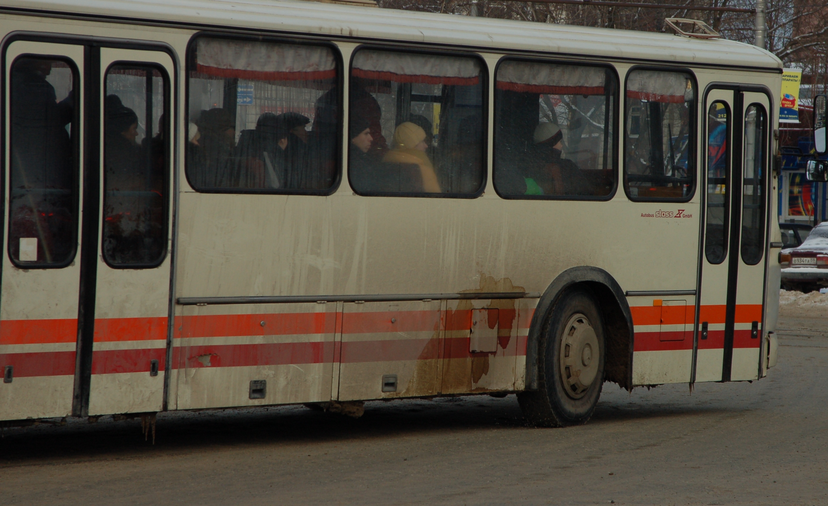 В Пермском крае автобус при движении задним ходом сбил пятилетнюю девочку