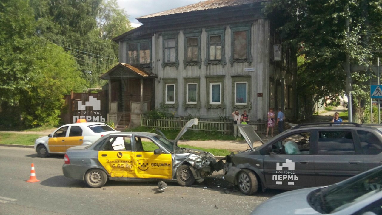 В Перми произошло ДТП с участием такси