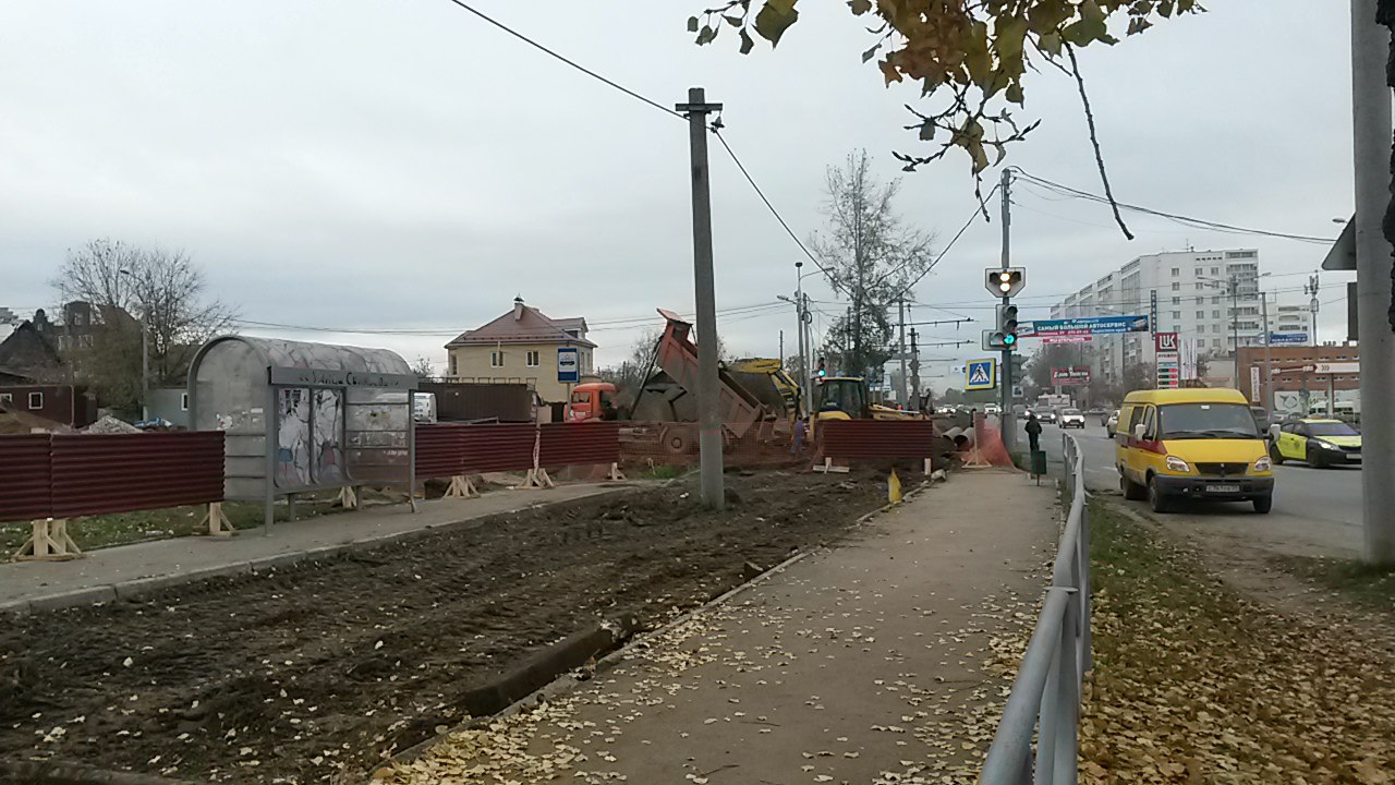 На ул. Мира возле ипподрома демонтировали трамвайные пути