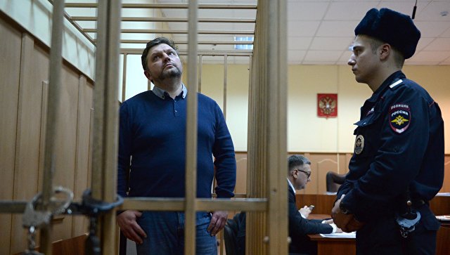 Экс-губернатору Никите Белых суд продлил срок содержания под стражей до 24 марта 2017 года