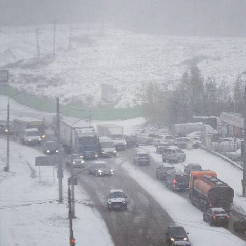 Из-за плохих погодных условий в Перми образовались многокилометровые пробки