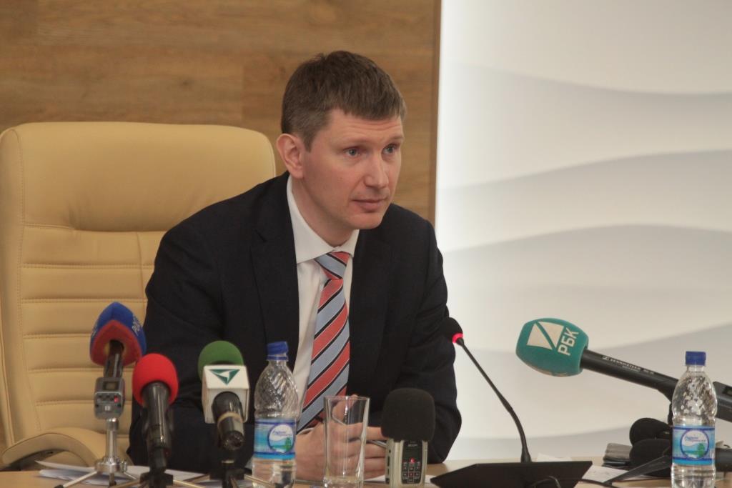 Максим Решетников перенес выступление на пленарке ЗС из-за визита на экономический форум