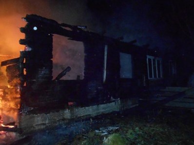 На пожаре в Прикамье погибла женщина и двое детей