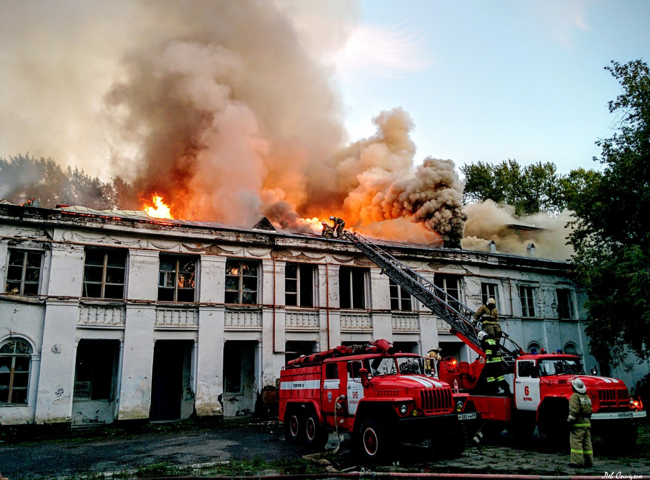 В Кунгуре сгорело здание дома культуры
