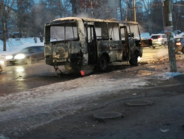 В Березниках сгорел пассажирский автобус