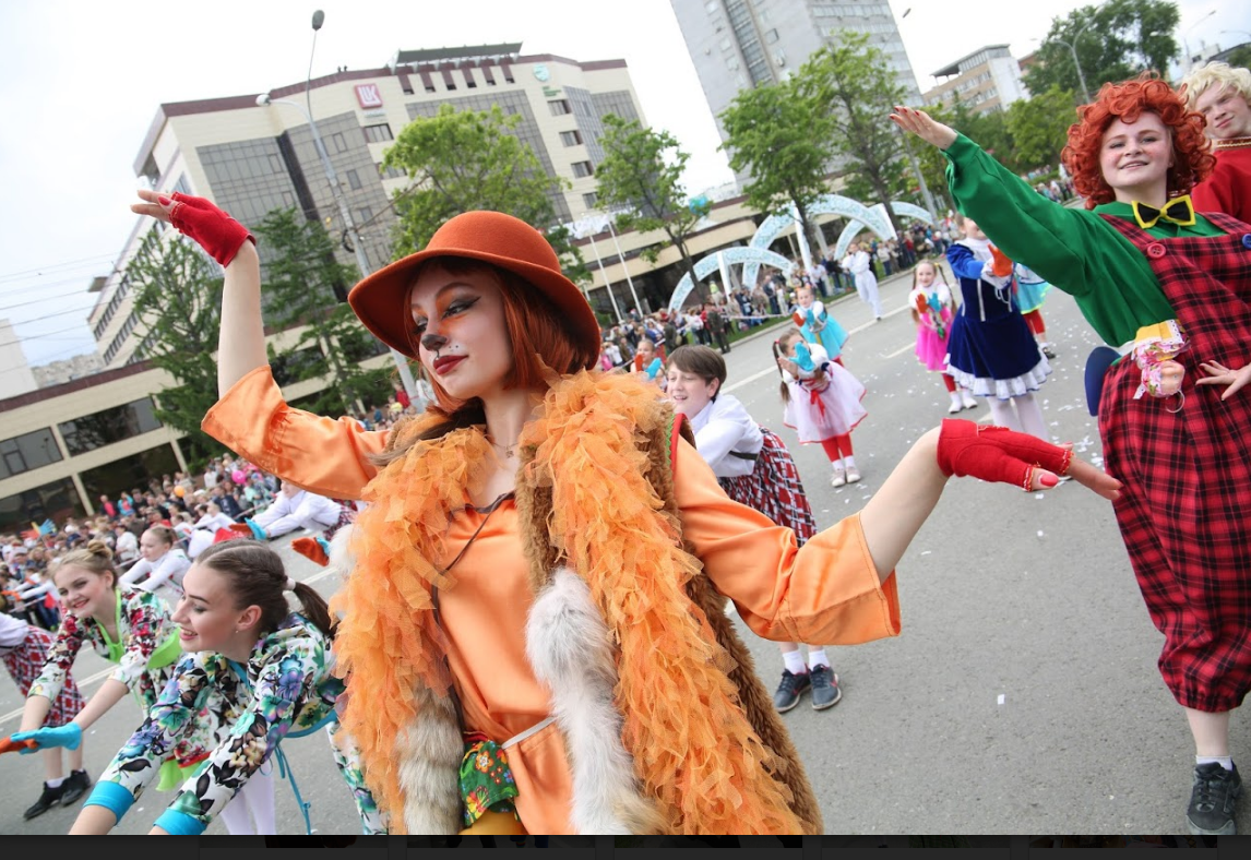 ​День города в Перми отметили карнавальным шествием