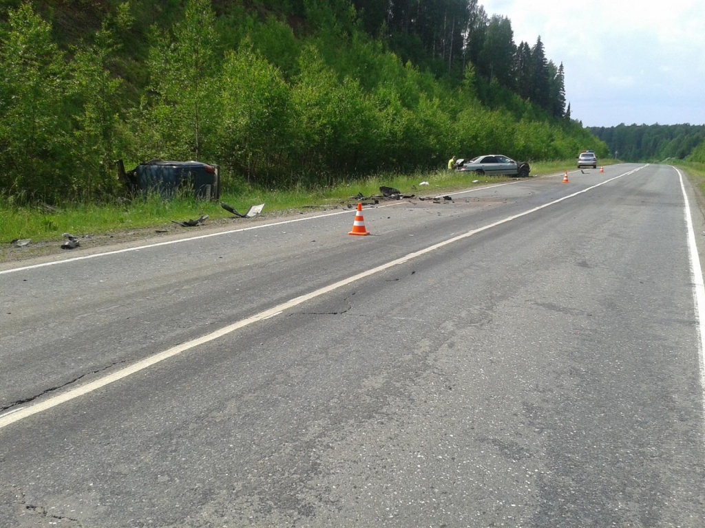 На трассе в Прикамье из-за лопнувшего колеса произошло смертельное ДТП