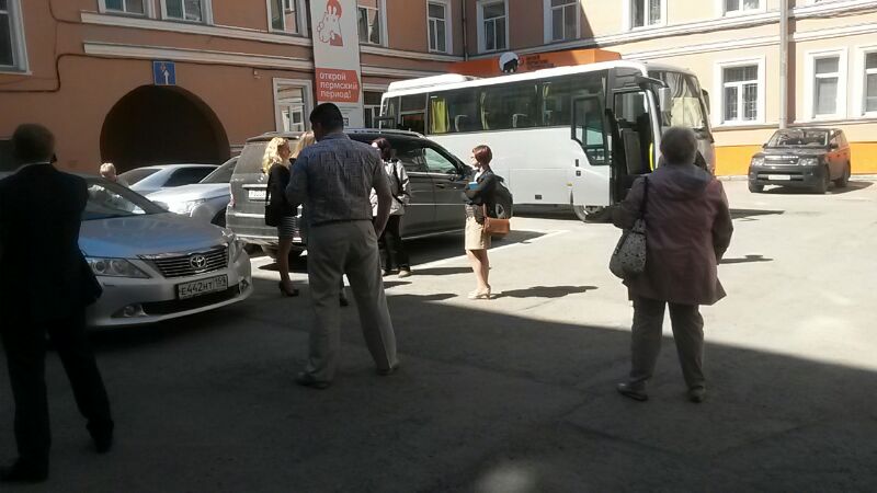 Выездное заседание пермской гордумы сорвано: у депутатов сломался автобус