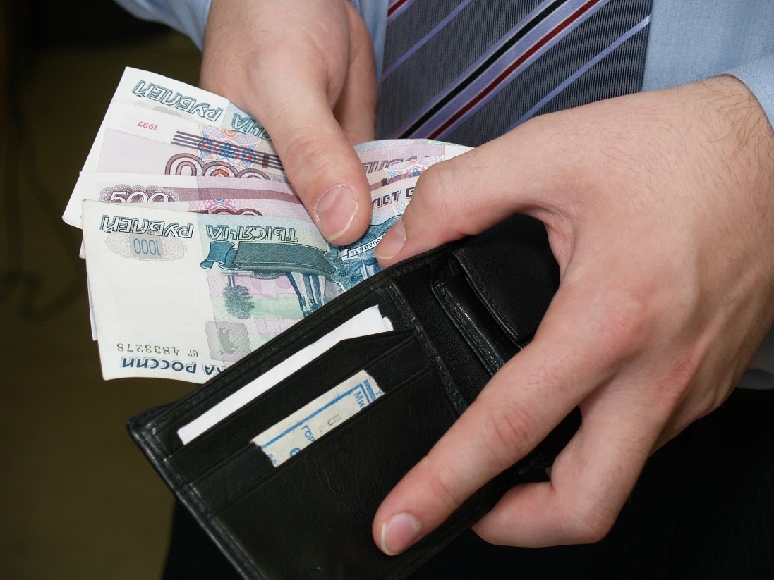 Среднемесячная зарплата жителей Прикамья составила 28,2 тысяч рублей