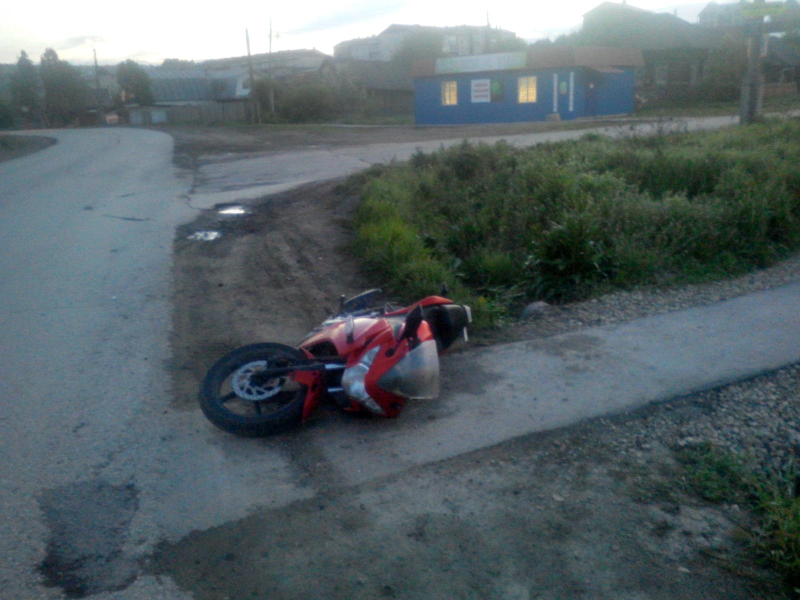 ​В Пермском крае мотоциклист без прав попал в ДТП