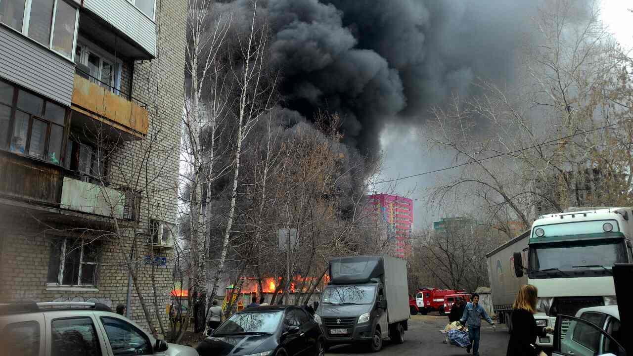 В Перми потушили пожар на складе макулатуры