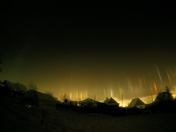 ​Жители Прикамья наблюдали феноменальное природное явление – световые столбы