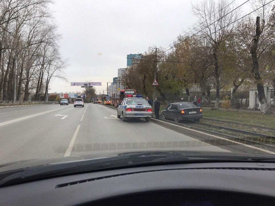 В Перми из-за  Hyundai Accent встали трамваи
