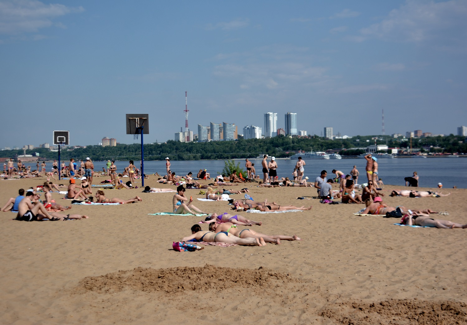 Роспотребнадзор опубликовал результаты проверки воды и песка на пляжах Прикамья
