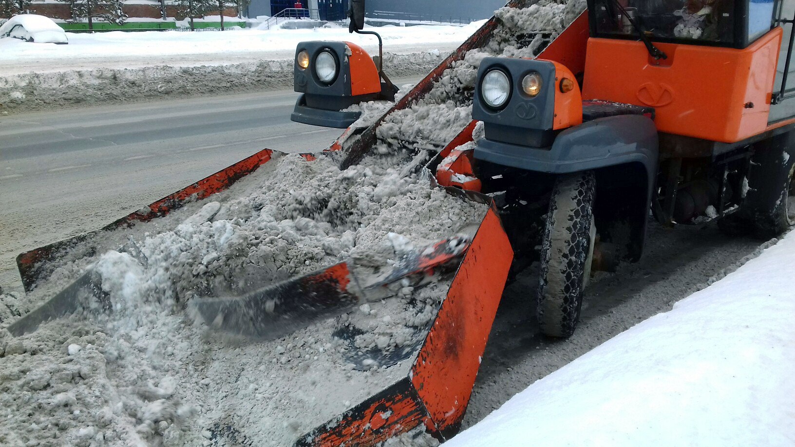 Дмитрий Самойлов обратил внимание чиновников на приближающиеся снегопады