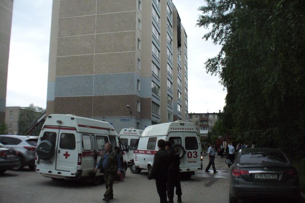 В Мотовилихинском районе Перми с 7-го этажа больницы выпал мужчина